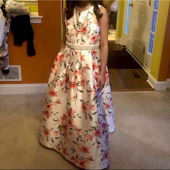 dress - Picture 1 of 1